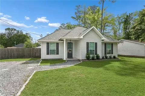 66104 Cypress St, Mandeville, LA 70448