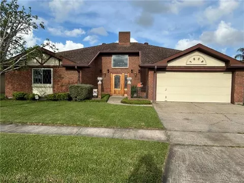 1609 Celtic Dr, Marrero, LA 70072