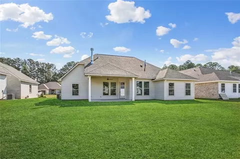 Exterior - 72665 Robindale Dr, Covington, LA 70435 photo 3 of 4