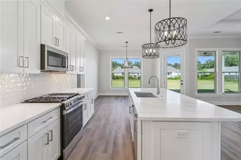 Kitchen - 72665 Robindale Dr, Covington, LA 70435 photo 2 of 3