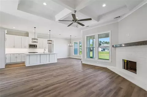 Living - 72665 Robindale Dr, Covington, LA 70435 photo 2 of 3