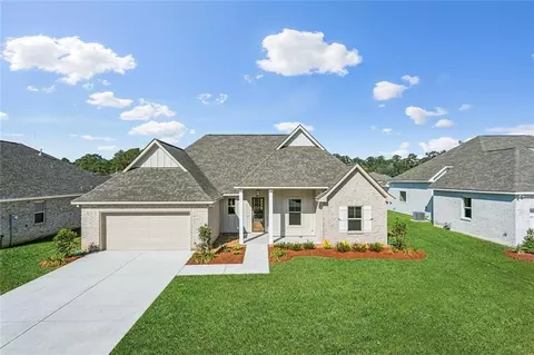 Exterior - 72665 Robindale Dr, Covington, LA 70435 photo 2 of 4