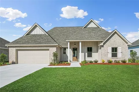 72665 Robindale Dr, Covington, LA 70435