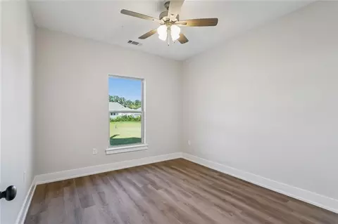 Bedroom - 72665 Robindale Dr, Covington, LA 70435 photo 2 of 4
