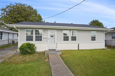 133 Creagan Ave, Gretna, LA 70053