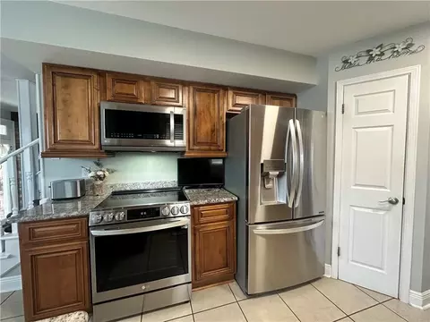 Kitchen - 4908 David Dr, Kenner, LA 70065 photo 2 of 3
