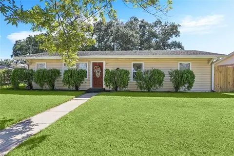 215 Citrus Rd, River Ridge, LA 70123