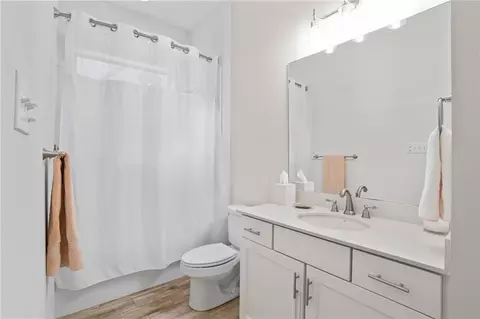 Bath - 405 Gray Eagle Ct, Covington, LA 70433 photo 3 of 3