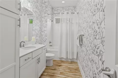 Bath - 405 Gray Eagle Ct, Covington, LA 70433 photo 2 of 3