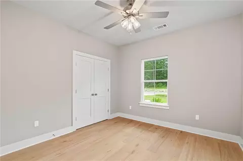 Bedroom - 72657 Robindale Dr, Covington, LA 70435 photo 2 of 4
