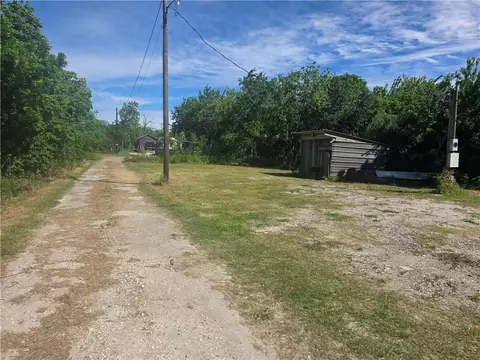 4743 Jean Lafitte Blvd, Lafitte, LA 70067