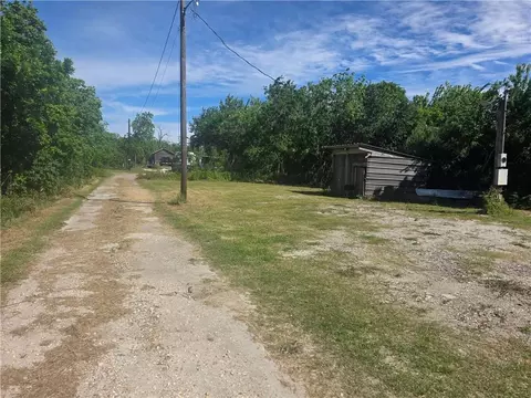 4743 Jean Lafitte Blvd, Lafitte, LA 70067