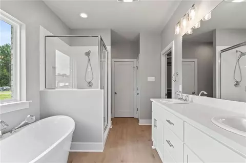 Bath - 72661 Robindale Dr, Covington, LA 70435 photo 1 of 3