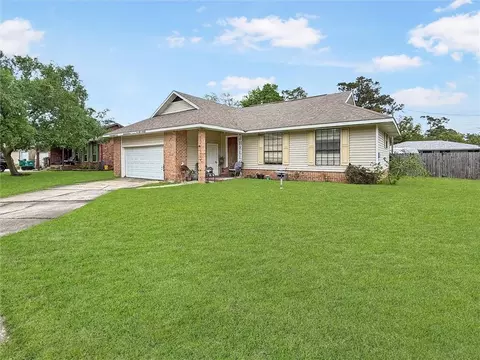 156 Greencrest Dr, Slidell, LA 70458