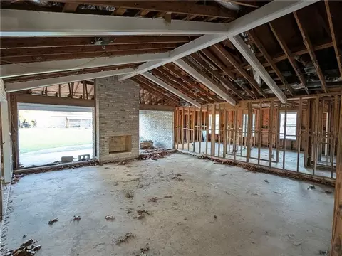 Living - 511 Park Blvd, Braithwaite, LA 70040 photo 1 of 1