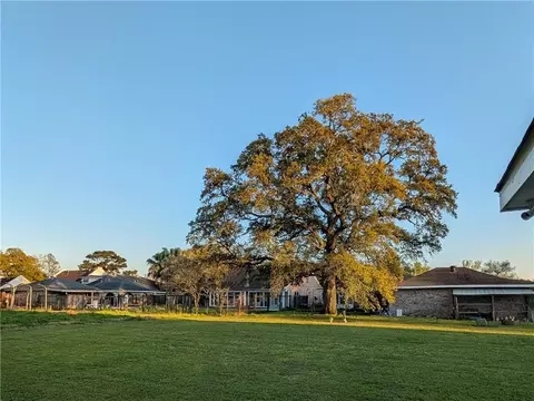 Exterior - 511 Park Blvd, Braithwaite, LA 70040 photo 4 of 5