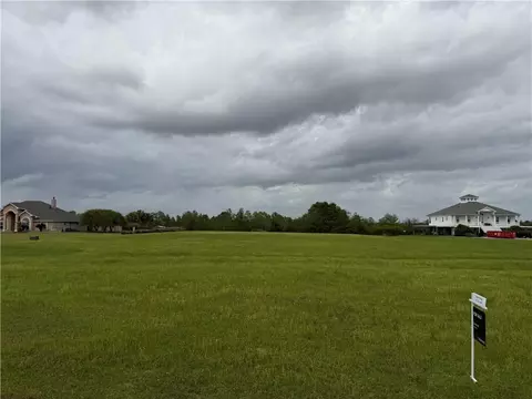 210 Highland Crest Dr, Covington, LA 70435 photo 9