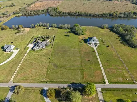 210 Highland Crest Dr, Covington, LA 70435