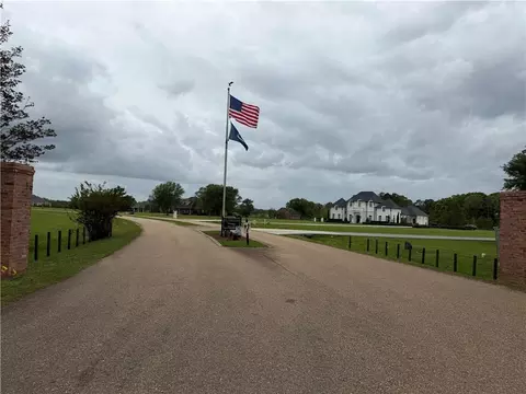 210 Highland Crest Dr, Covington, LA 70435 photo 13