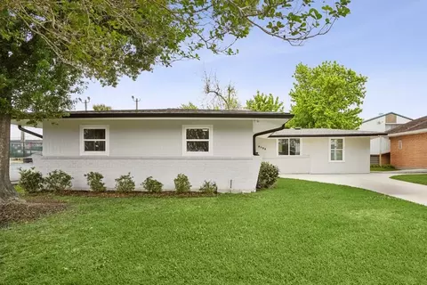 2133 Generes Dr, Harahan, LA 70123