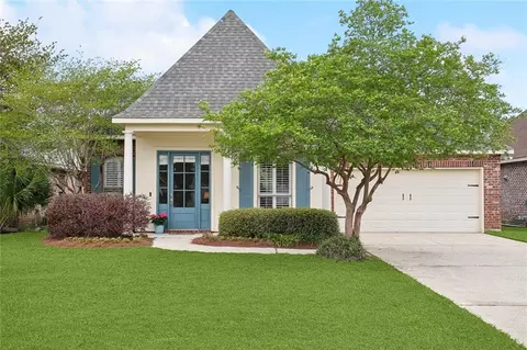 2424 Cours Carson St, Mandeville, LA 70448