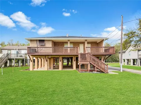 2731 N Privateer Blvd, Barataria, LA 70036