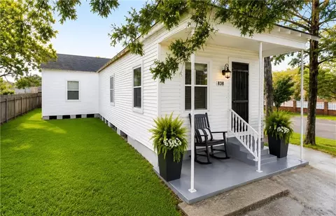 838 Jefferson St, Gretna, LA 70053