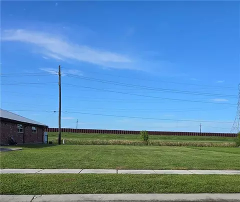 4032 Hamlet Pl, Chalmette, LA 70043