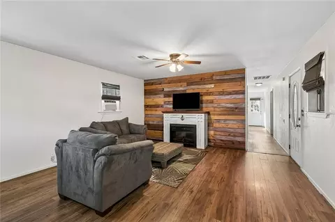 Living - 541 Matthew St, Lafitte, LA 70067 photo 2 of 2