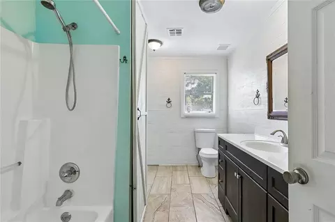 Bath - 541 Matthew St, Lafitte, LA 70067 photo 2 of 2