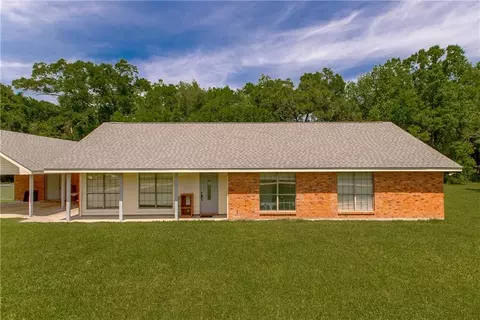 301 Welch Dr, Bogalusa, LA 70427