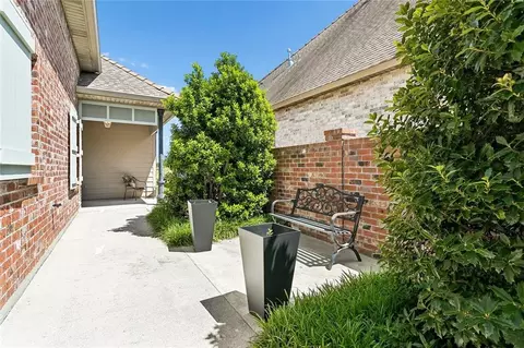 Exterior - 326 Nicklaus Dr, Slidell, LA 70458 photo 3 of 8