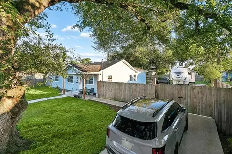 Exterior - 2111 10th St, Kenner, LA 70062 photo 4 of 7