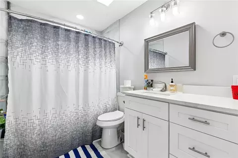 Bath - 2111 10th St, Kenner, LA 70062 photo 2 of 3