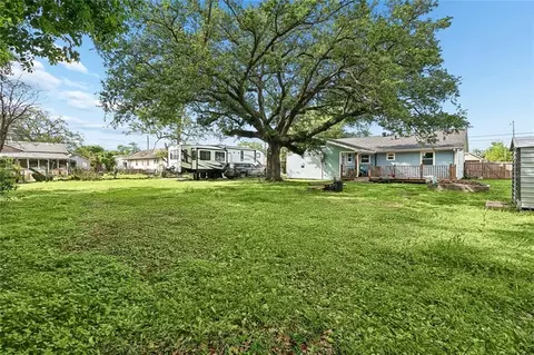 Exterior - 2111 10th St, Kenner, LA 70062 photo 6 of 7