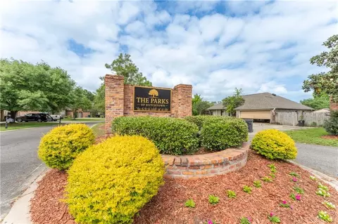 12208 Canterbury Park Dr, Geismar, LA 70734