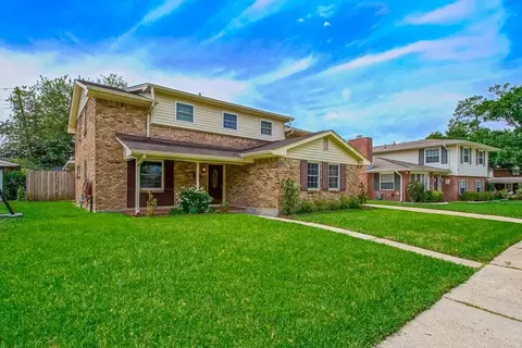 2390 Beck St, New Orleans, LA 70131