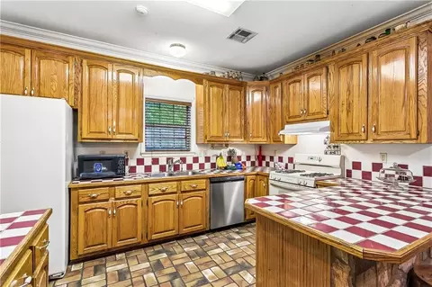 Kitchen - 22556 3rd St, Mandeville, LA 70471 photo 1 of 1