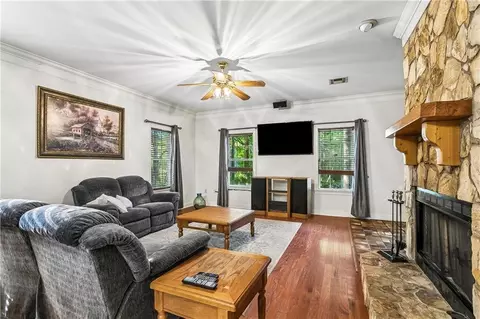 Living - 22556 3rd St, Mandeville, LA 70471 photo 1 of 3