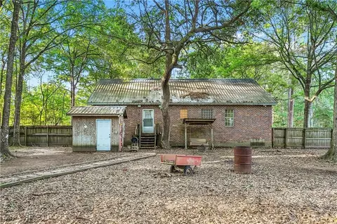 Exterior - 22556 3rd St, Mandeville, LA 70471 photo 3 of 6