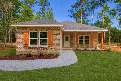 28527 Berry Todd Rd, Lacombe, LA 70445