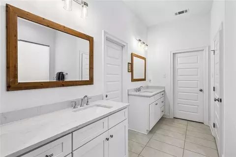 Entry Way - 4080 Monarch Ln, Covington, LA 70433 photo 2 of 2