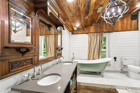 Bath - 76483 1082 Hwy, Covington, LA 70435 photo 1 of 4