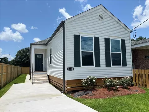 2444 Huey P Long Ave, Gretna, LA 70053