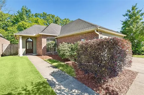 5207 Eastbay Dr, Baton Rouge, LA 70820