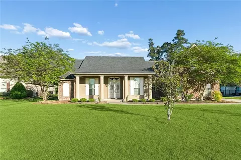 216 Merion Cir, Madisonville, LA 70447