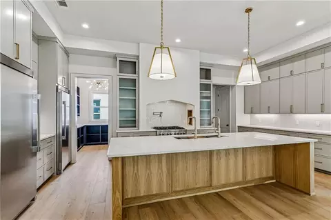 Kitchen - 1048 Ox Bow Ct, Covington, LA 70433 photo 4 of 5