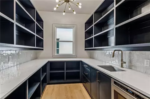 Kitchen - 1048 Ox Bow Ct, Covington, LA 70433 photo 5 of 5