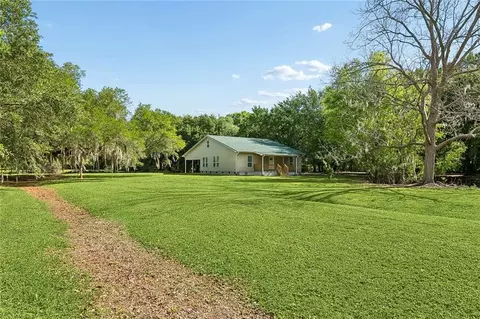 2101 Kings Ct, Saint Bernard, LA 70085
