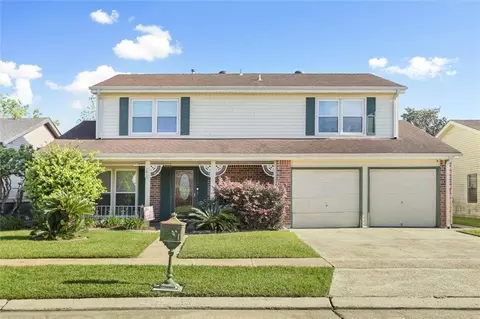 3813 Deerrun Ln, Harvey, LA 70058